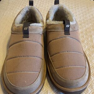 Brown Slip-On men’s house shoes with Fur Lining